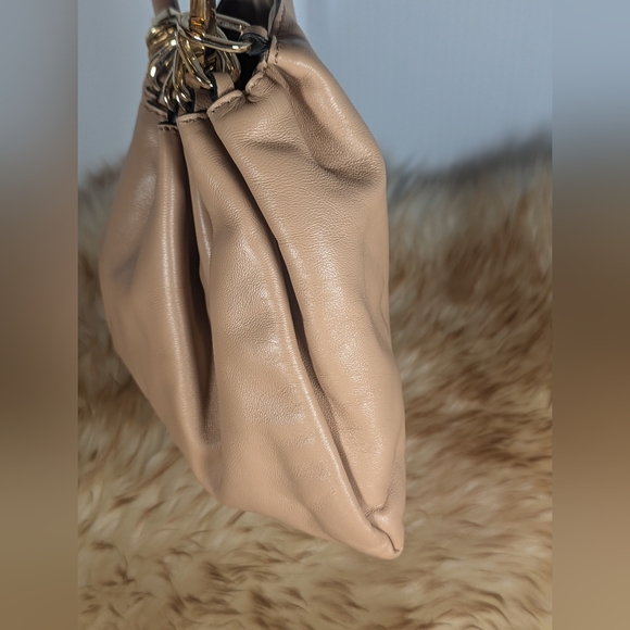 Valentino Garavani Bebop Loop beige handle clutch bag - Picture 3 of 10